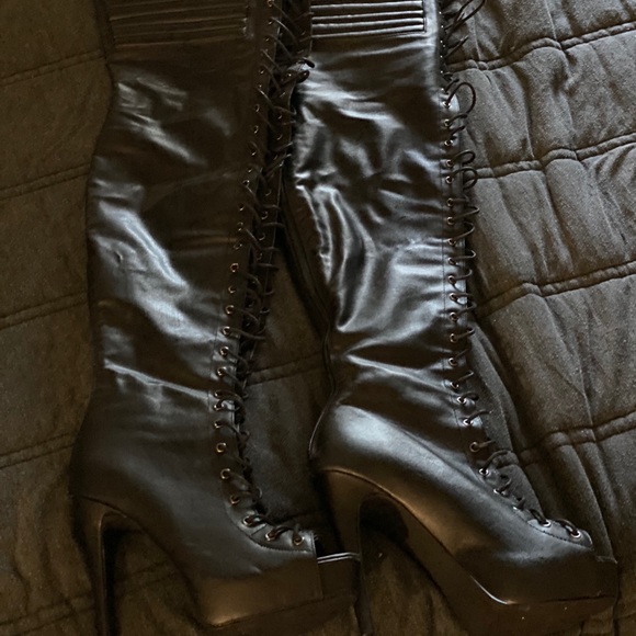 Donda Lace Up Heeled Boots - Picture 2 of 5